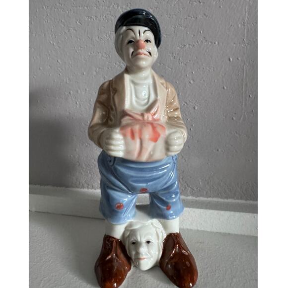 Vintage Porcelain Clown Figurine – 7” Ceramic Masked Face Circus Collectible - Picture 3 of 14